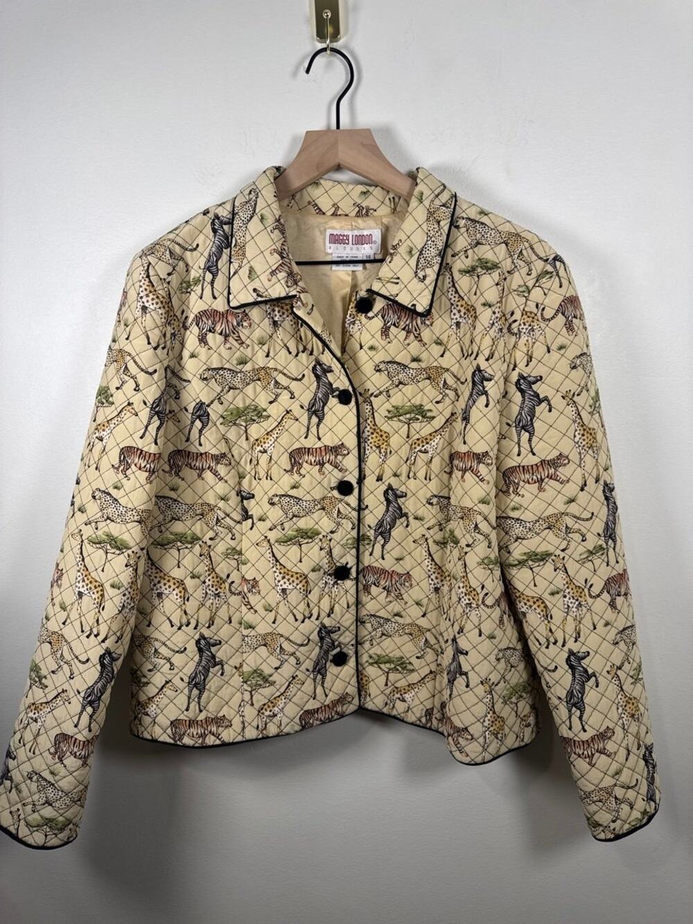 Maggy London Vintage Quilted 100% Silk Animal Print Jacket Cream Size 14